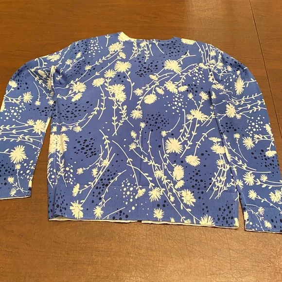 💐Talbots Blue/ White/ Black Abstract Floral Charming Cardigan Sweater - Picture 5 of 11